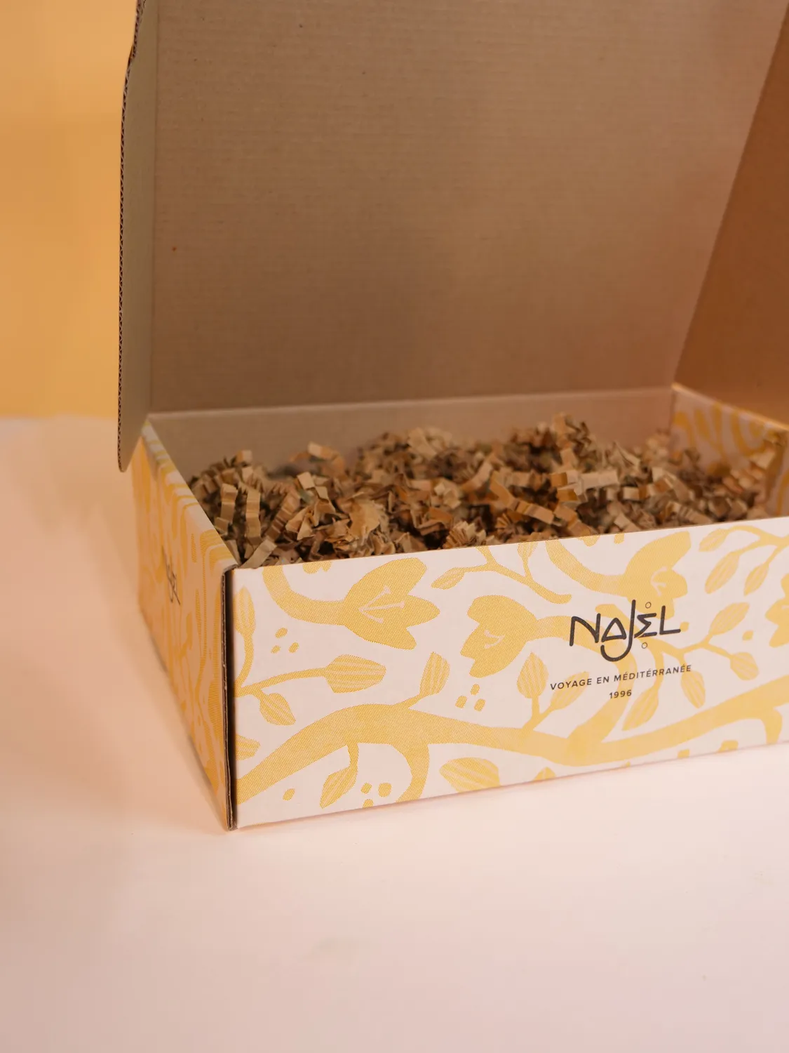 Laboratoire Najjar boîte cadeau beige coffret vide 6 produits
