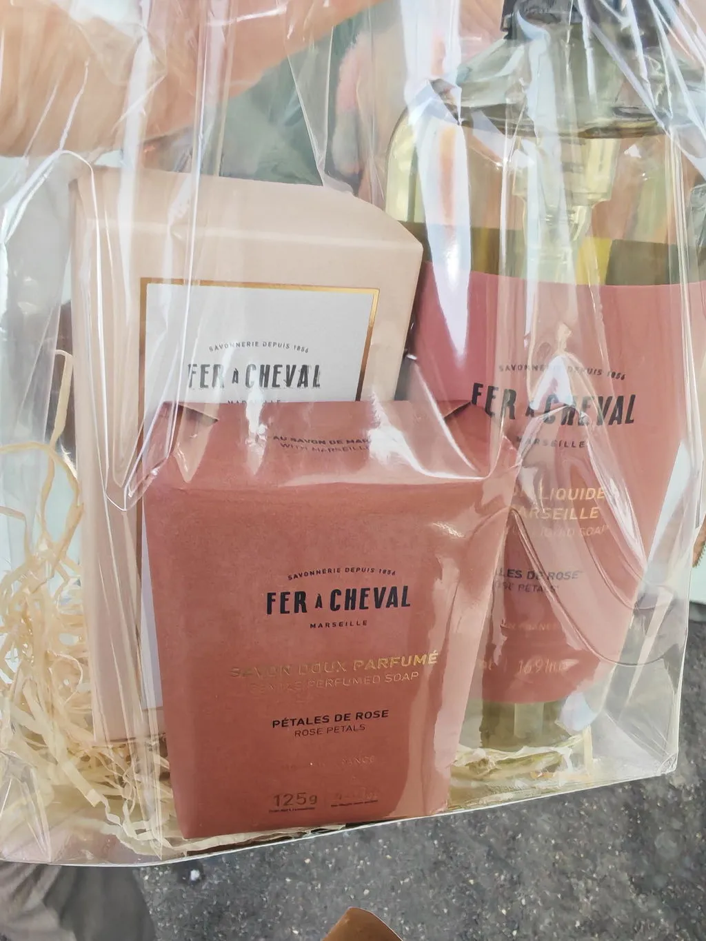 Savonnerie Fer à Cheval Pétales de Rose eau fraîche 100ml rose