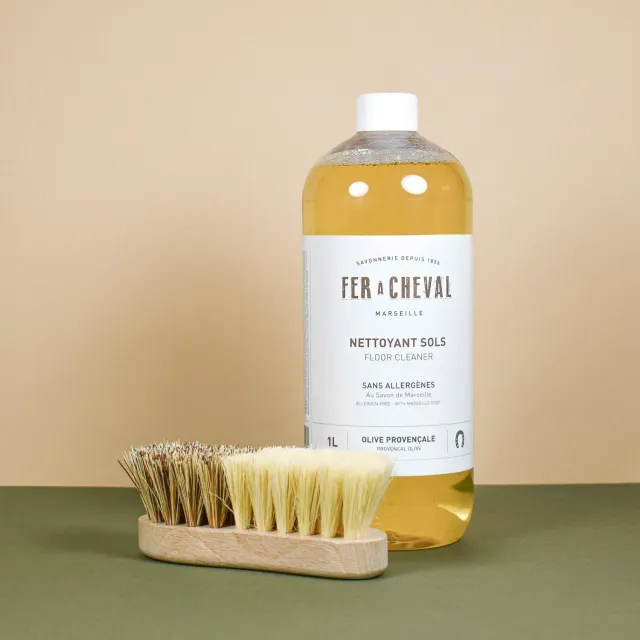 Savonnerie Fer à Cheval Kit Entretien Sols savon 1 L + brosse