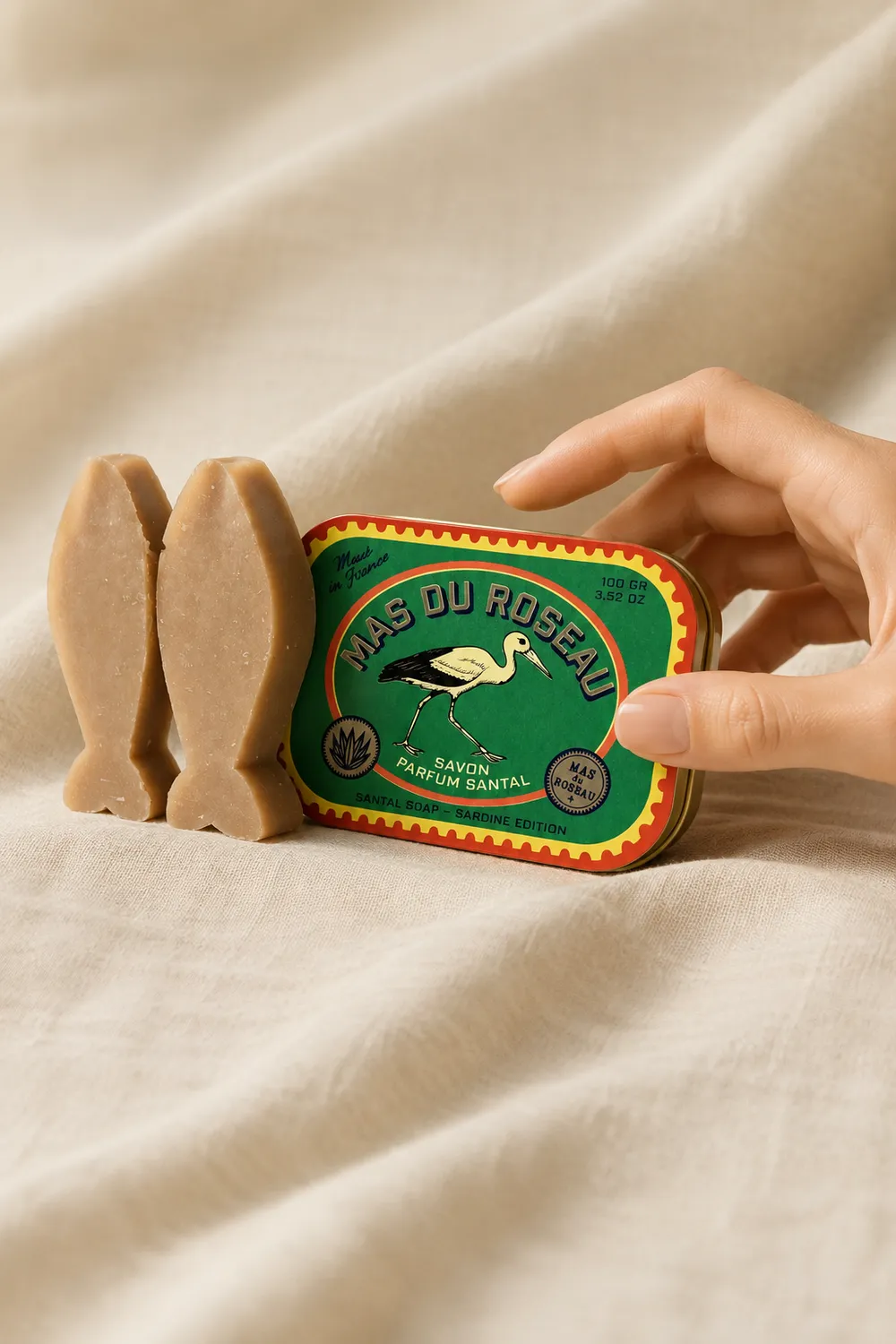 Mas du Roseau Sardine Santal savon solide boîte métal