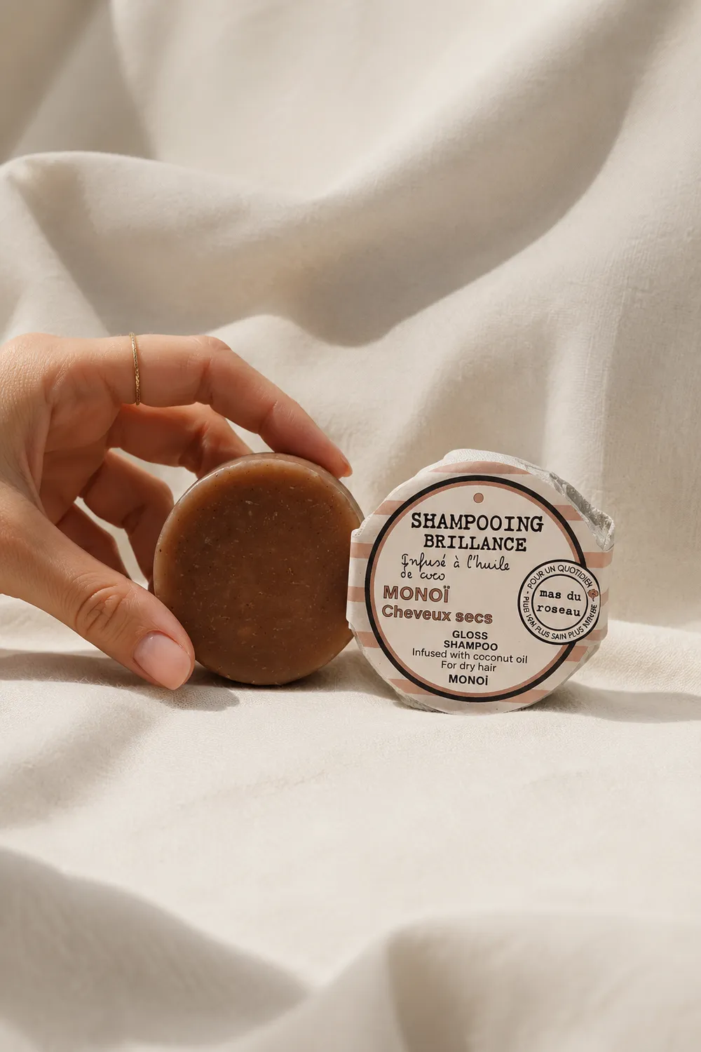 Mas du Roseau Philosophie Brillance Monoï shampoing solide cheveux secs
