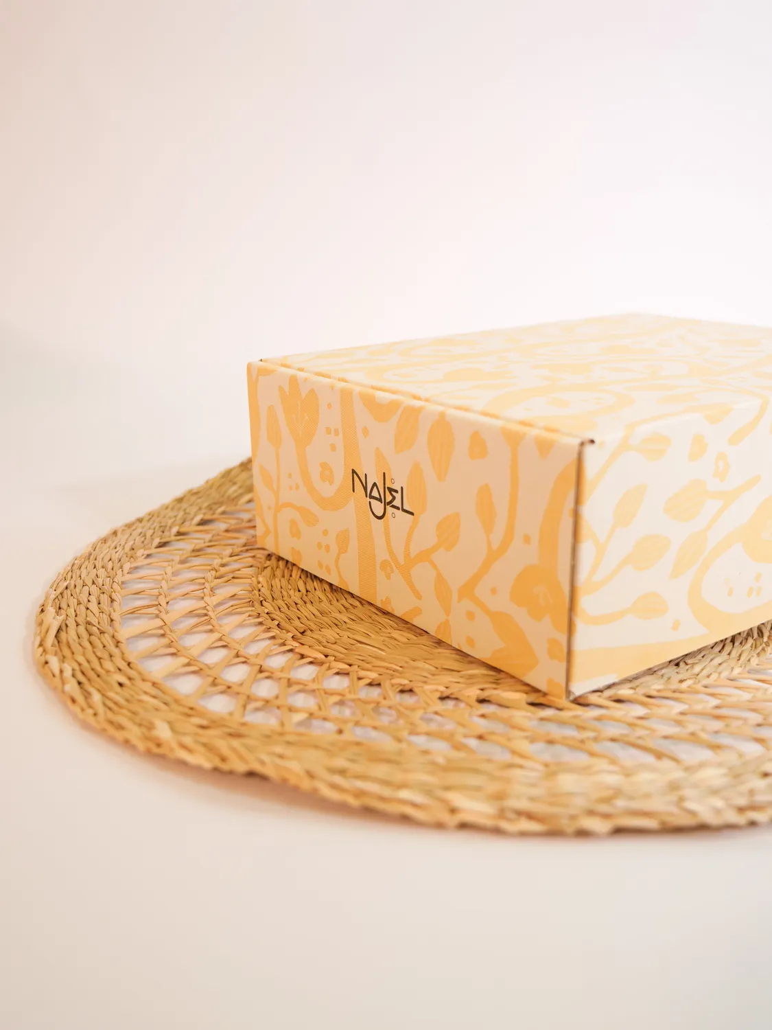 Laboratoire Najjar boîte cadeau beige coffret vide 6 produits